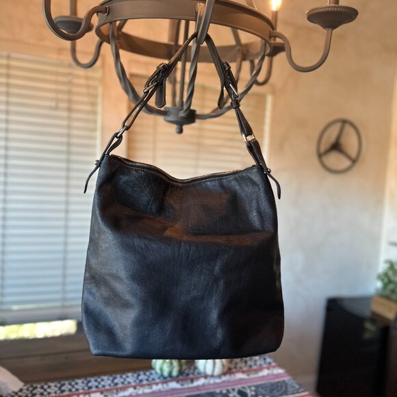 Dooney & Bourke Black Pebbled Leather Shoulder Bag w Front Pockets, Fair Cond - Picture 3 of 14